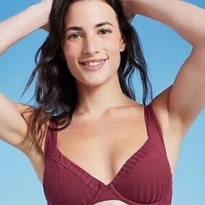 Shade & Shore Burgandy Unlined Ribbed Wired Bikini Top NWOT Size 34DD
